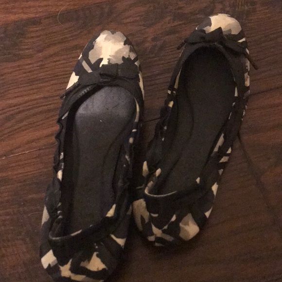 Burberry ballet flats size 37 - Picture 1 of 5